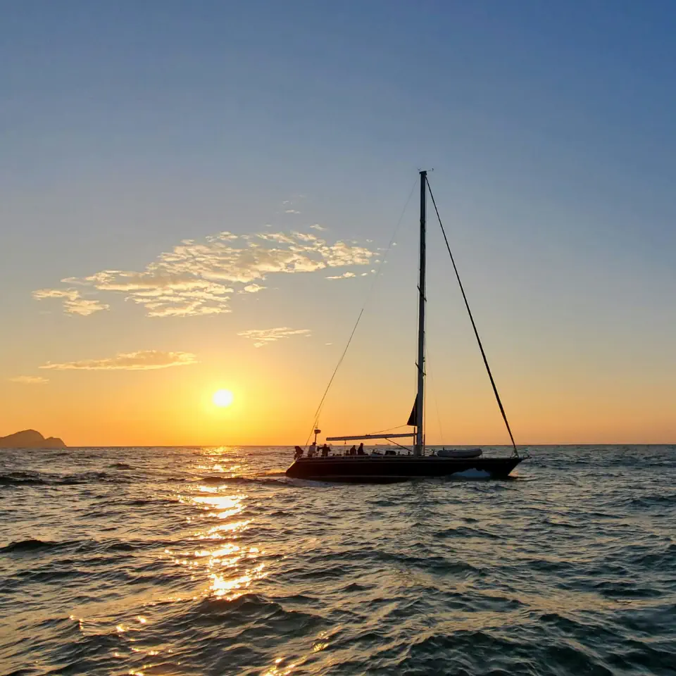A Romantic Sailing Escape